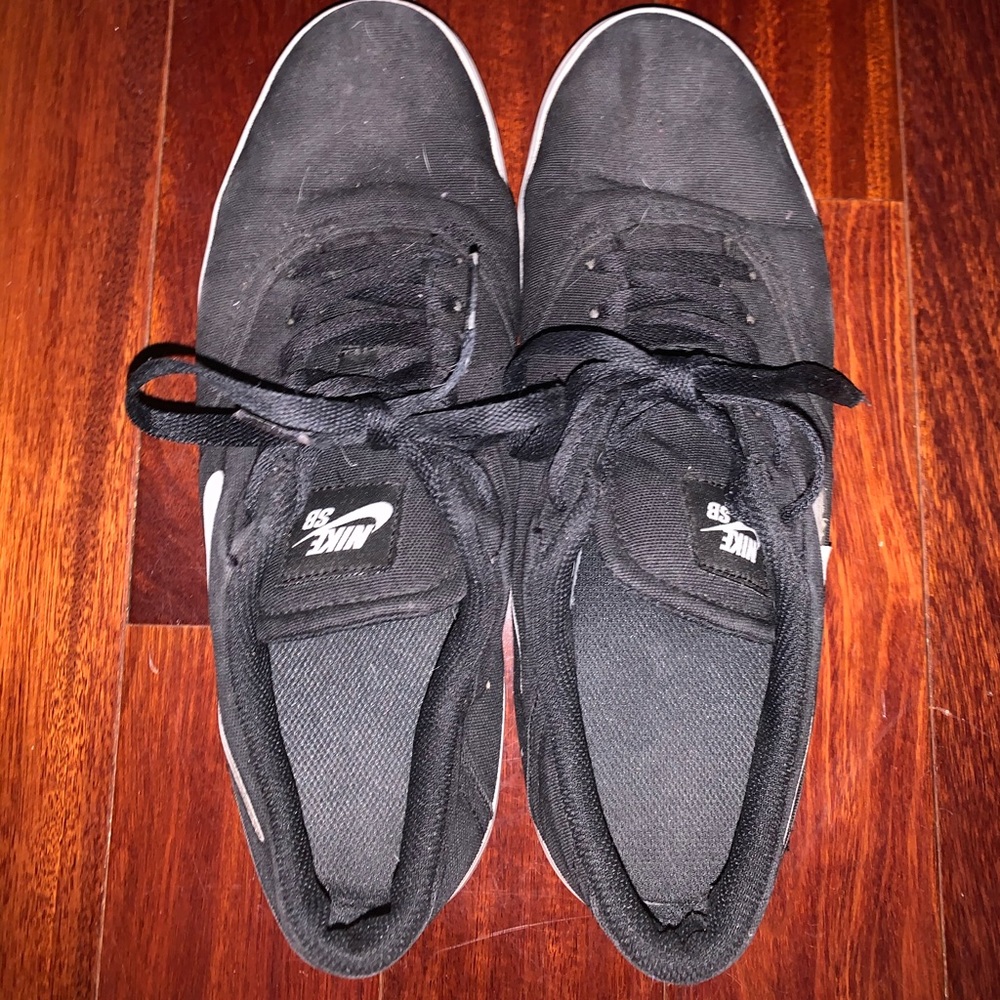 Nike Men's Sneakers - Picture 6 of 8